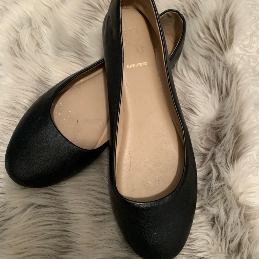 Black leather ballet flats size 9